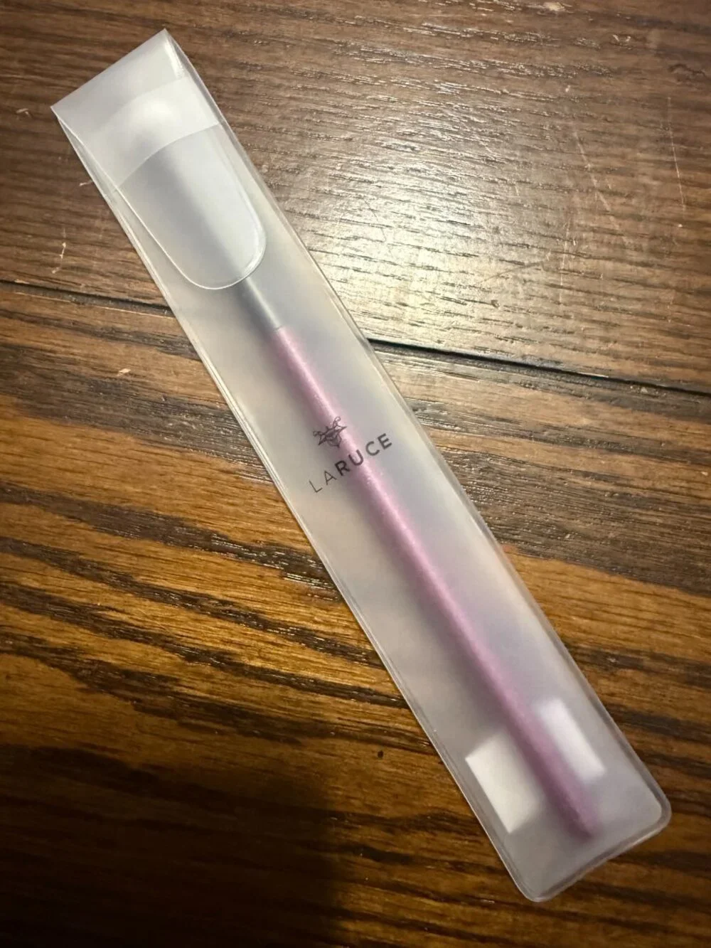 Laruce Beauty Tapered Blending Brush in Fuchsia